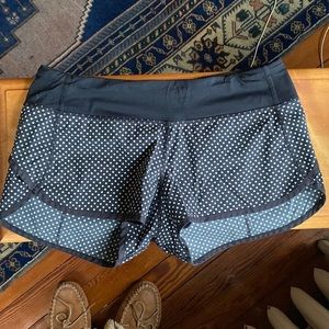 Lululemon Speed Shorts Black White Polka Dots Sz 8